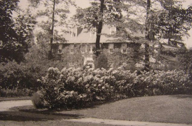 This image depicts the home of Julius Kahn.