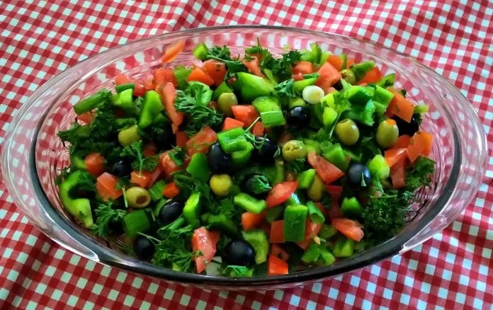 Fresh Green Pepper Tomato Salad